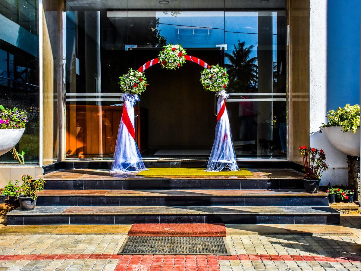 Capitalcity Hotel Badulla Buitenkant foto