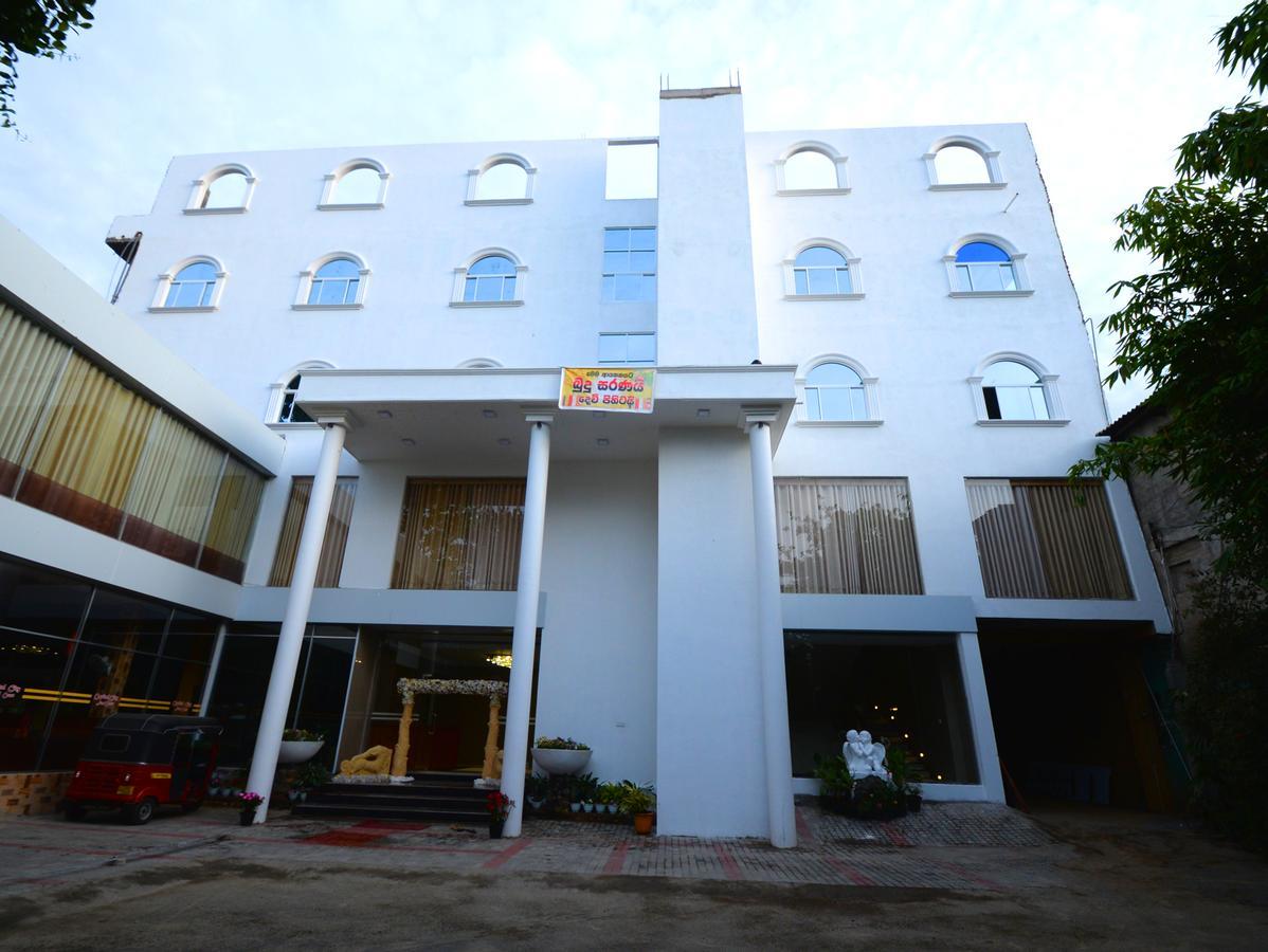 Capitalcity Hotel Badulla Buitenkant foto